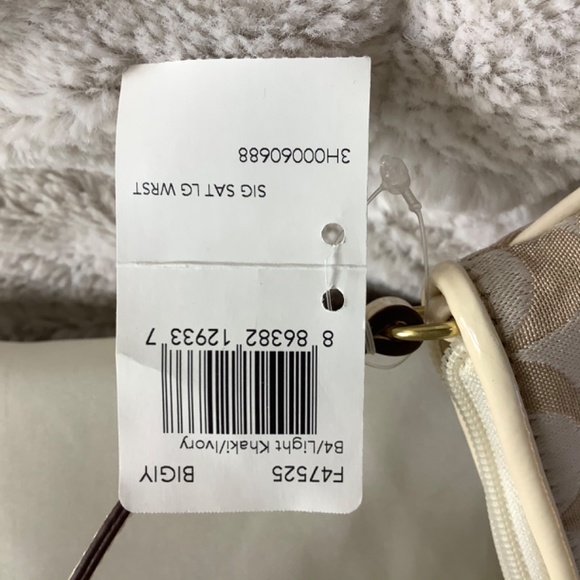 Coach, Ivory Signature Canvas Large Wristlet w Tag - Picture 3 of 5